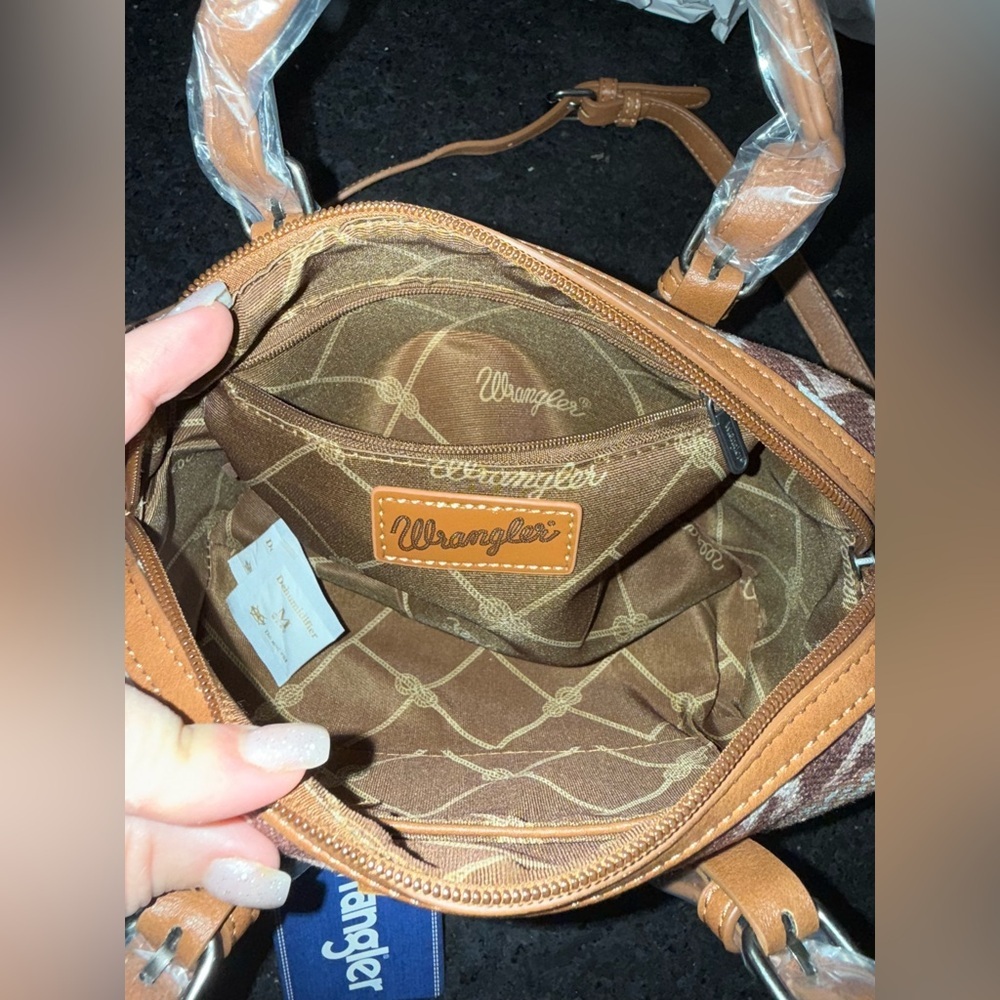 NEW WRANGLER AZTEC SOUTHWEST PRINT BARREL HANDBAG DETACHABLE CROSSBODY STRAP - Picture 8 of 12